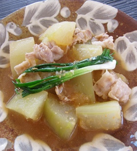 シブイ（冬瓜）と豚肉の味噌煮込み